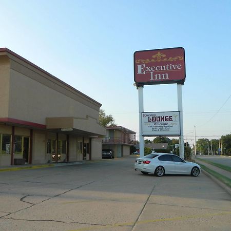 Executive Inn Ponca City Exteriör bild