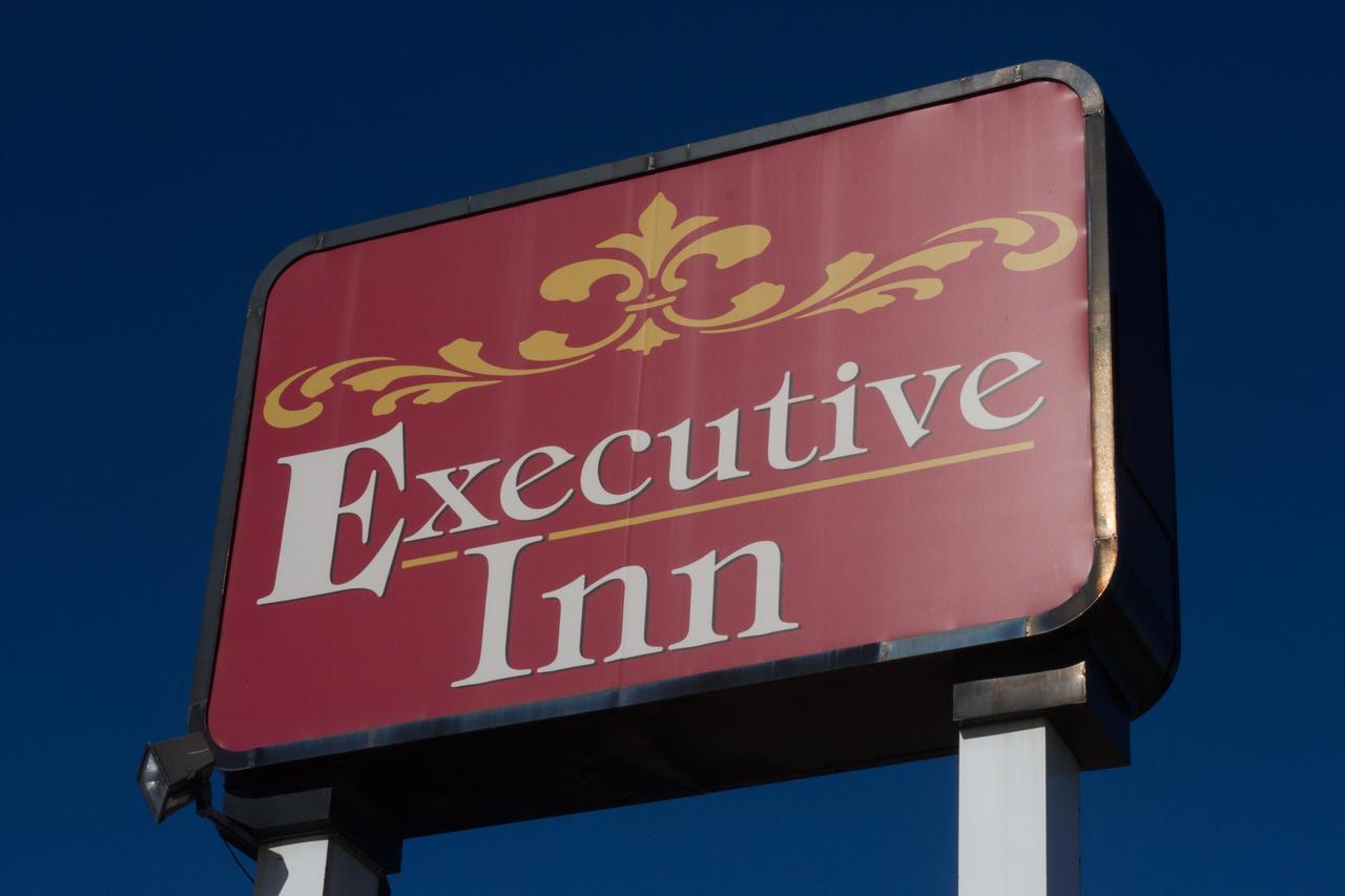 Executive Inn Ponca City Exteriör bild