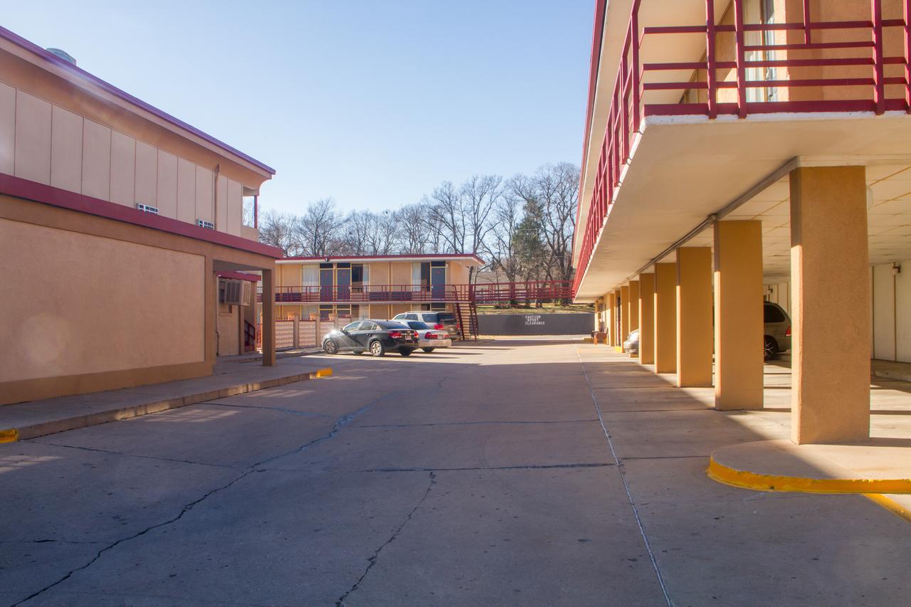 Executive Inn Ponca City Exteriör bild