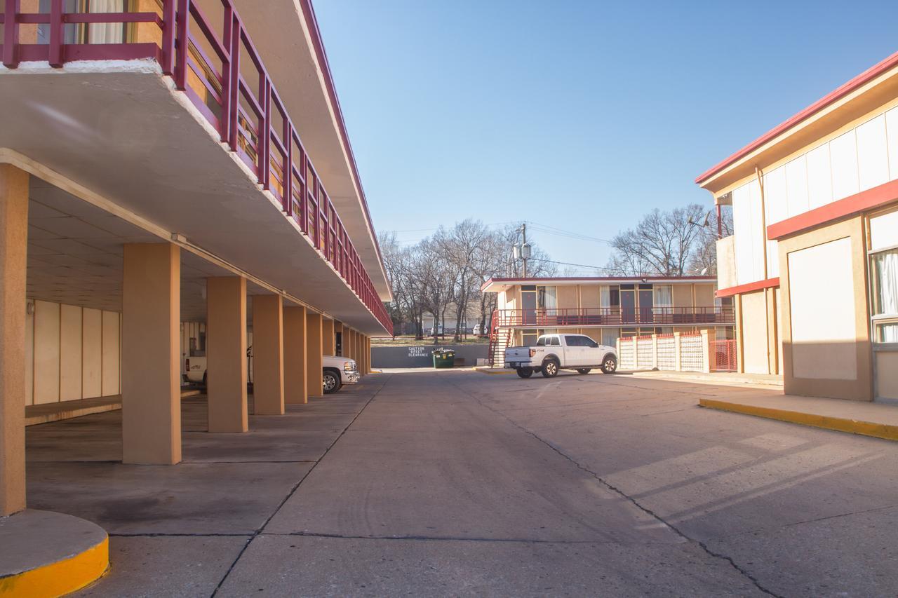Executive Inn Ponca City Exteriör bild