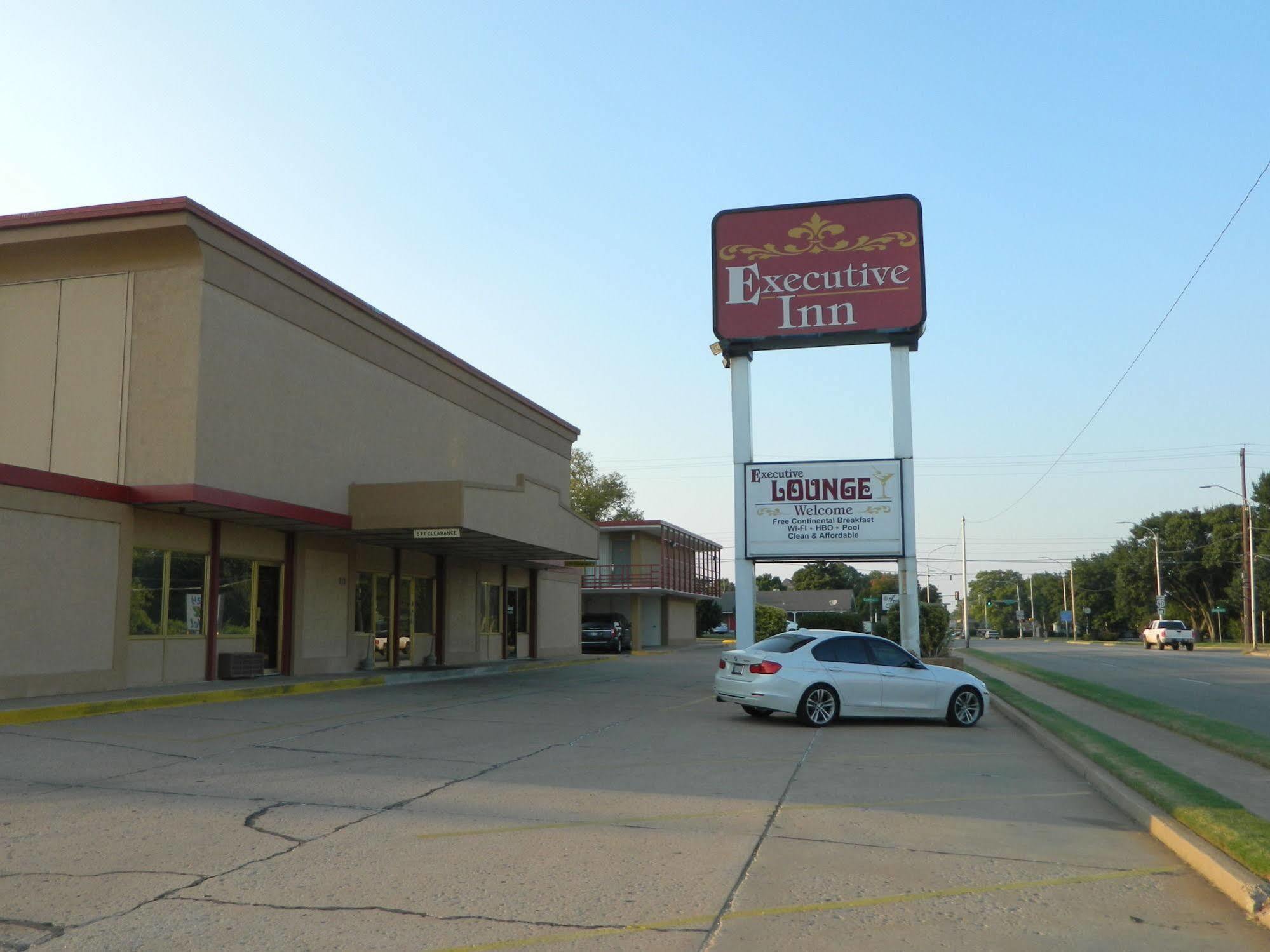 Executive Inn Ponca City Exteriör bild